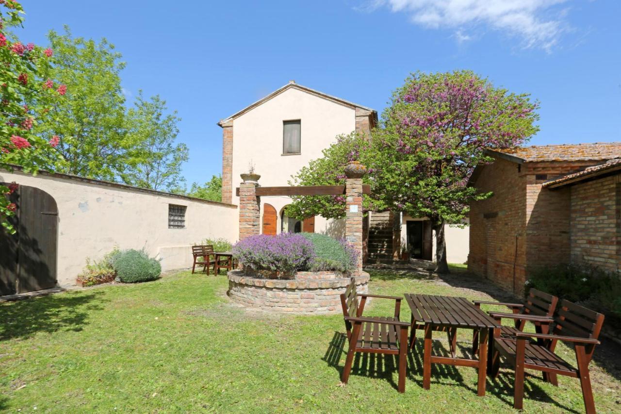 Agriturismo Macciangrosso Casale Piccolomini Chiusi Buitenkant foto